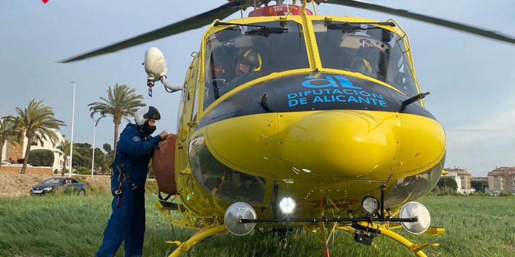 Fire breaks out in Costa Blanca beauty spot as helicopters rush to stop flames spreading