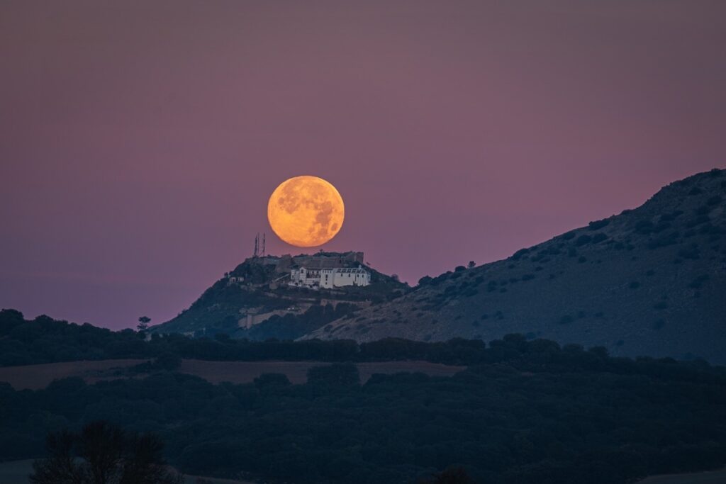 Next full moon in Spain: The exact dates to look up this summer and the rare sky event you won’t want to miss