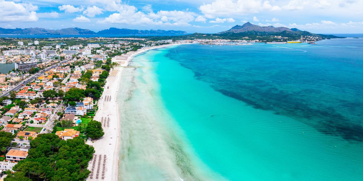 Tourist finds kilo of cocaine in Mallorca sea weeks after father made almost identical discovery
