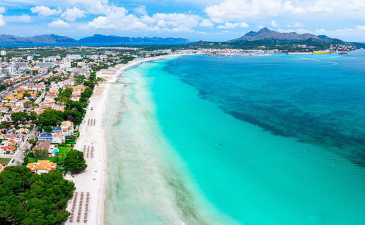 Tourist finds kilo of cocaine in Mallorca sea