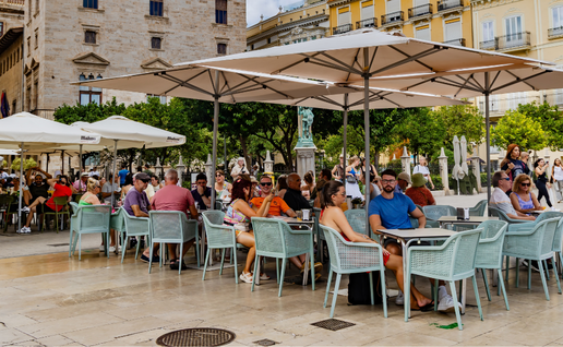 Spain offers bars and restaurants up to €11,000 but applications are first come first served