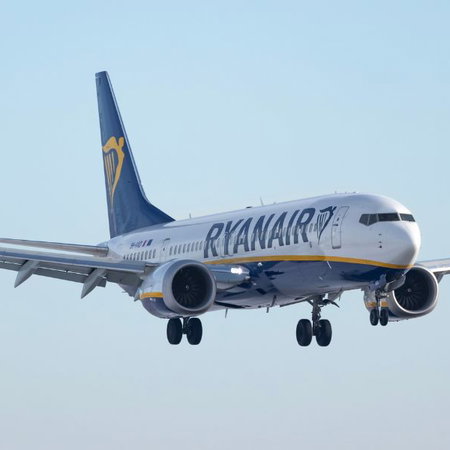 Heart-stopping moment as Spain to Edinburgh flight declares emergency