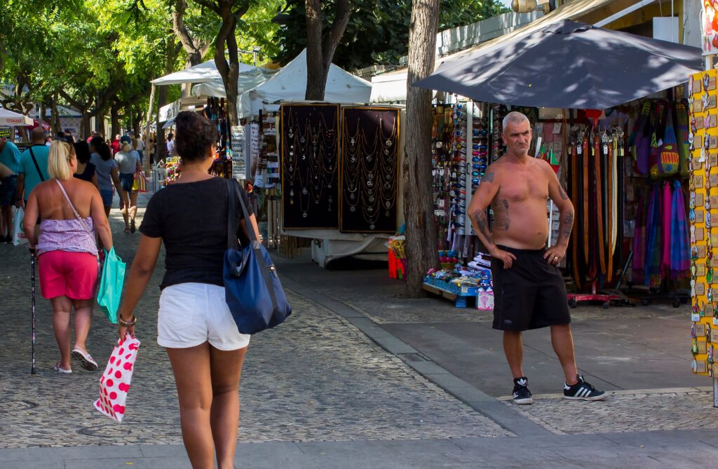 No shirt, no service: Italian village hits bare-chested tourists with €200 fines