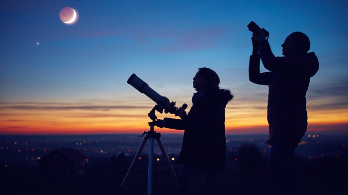 Free stargazing event in Elda offers a night of astronomy and summer skies.