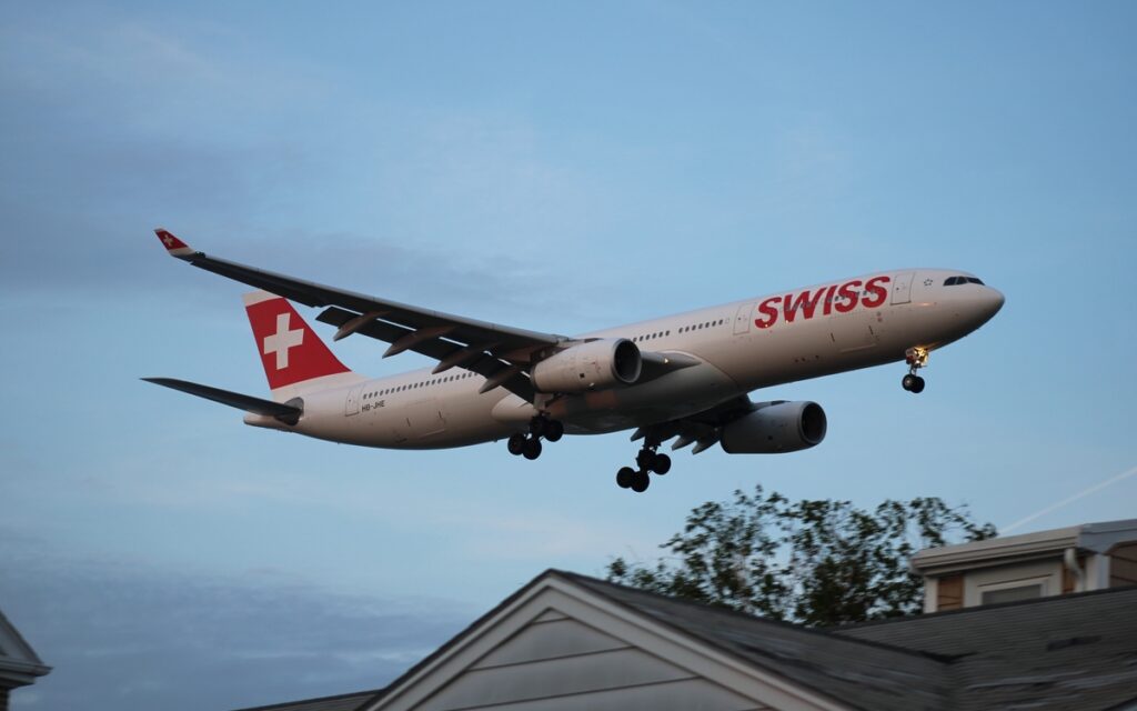 One passenger’s mindless gadget blunder nearly dooms Swiss flight to New York: Smoke forces emergency landing