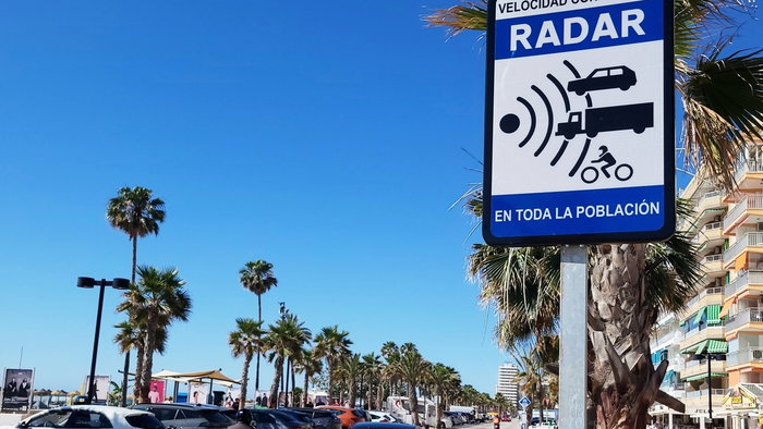 Sign warning of speed cameras