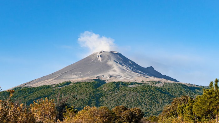 Mount Teide on Tenerife, smoking.