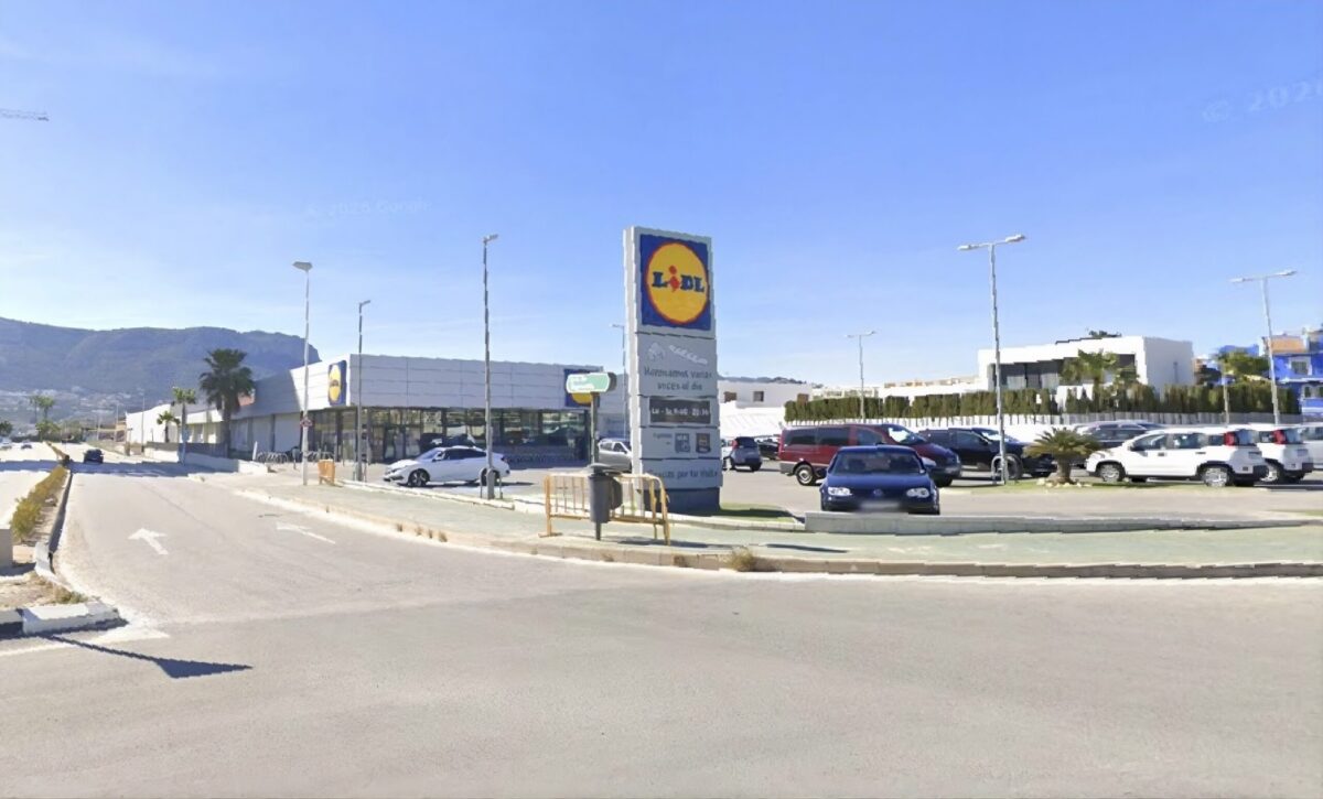 Widow trapped by thugs as handbag snatched outside Calpe Lidl – Supermarkets still lack security cameras