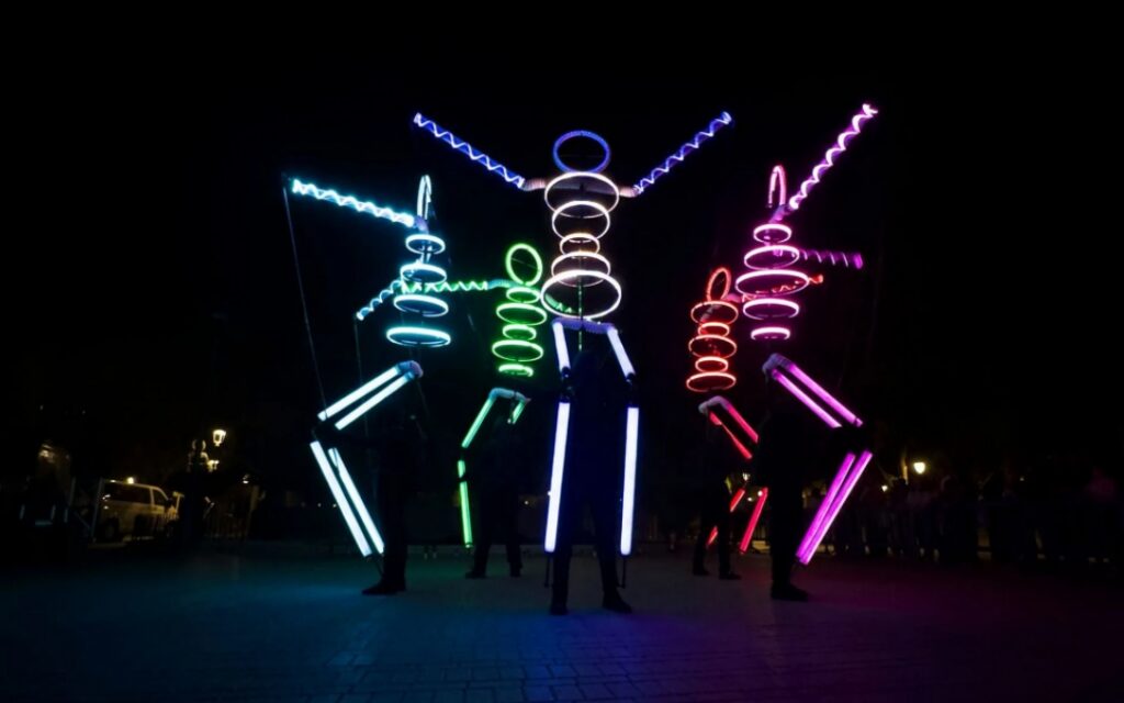 Luminous street theatre show wows crowds at San Javier festival