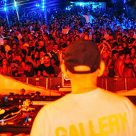 Sven Vath fills the dancefloor.