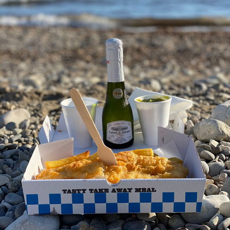 Combining traditional British favourites with genuine family hospitality.