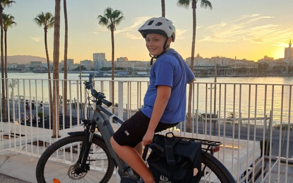 Malaga boy’s 20,000km dog shelter cycle: first sponsors onboard and first dog shelter visited