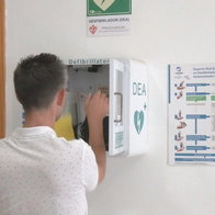 Revising the defibrillators in Manilva.