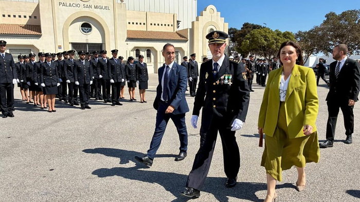 Mayor Margarita del Cid with Mayor of Benalmadena Juan Antonio Lara, and chief of police