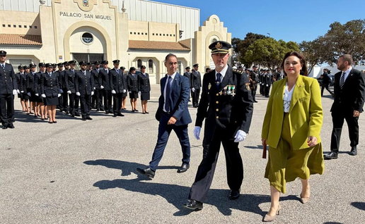 Mayor Margarita del Cid with Mayor of Benalmadena Juan Antonio Lara, and chief of police