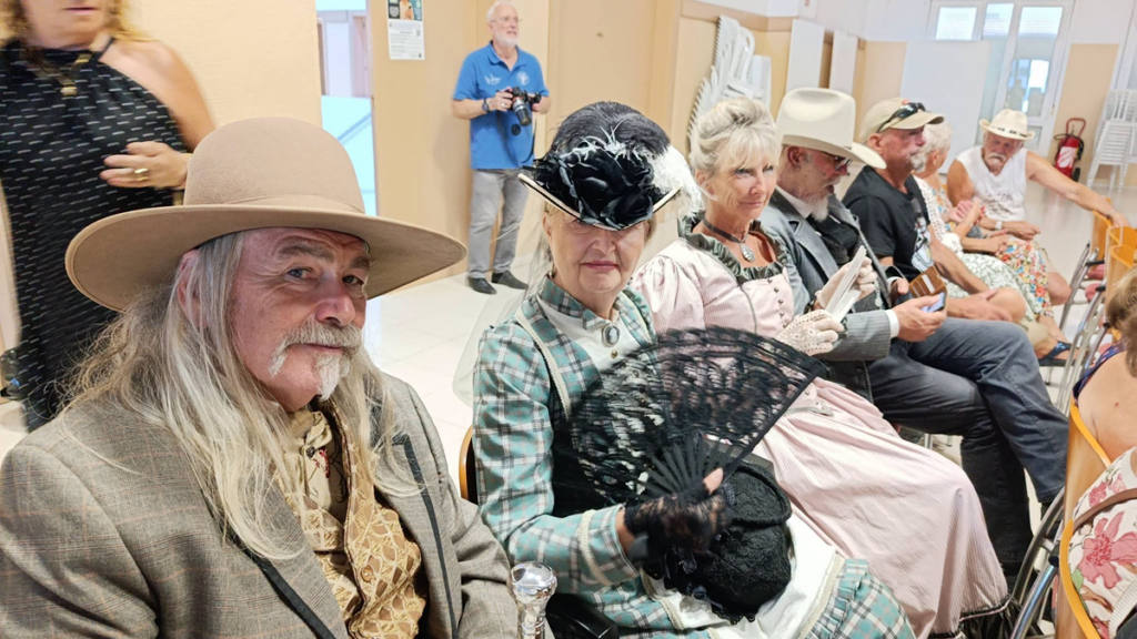 Garrucha packs out its cultural centre for a night reviving Almería’s western legacy