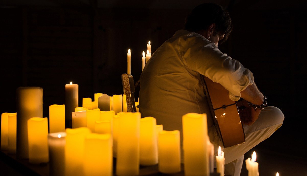 Istan cambia las farolas por velas: vuelve La Vela