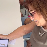 Beatriz Gómez Bonillo, receiving the key to the town at the council offices.