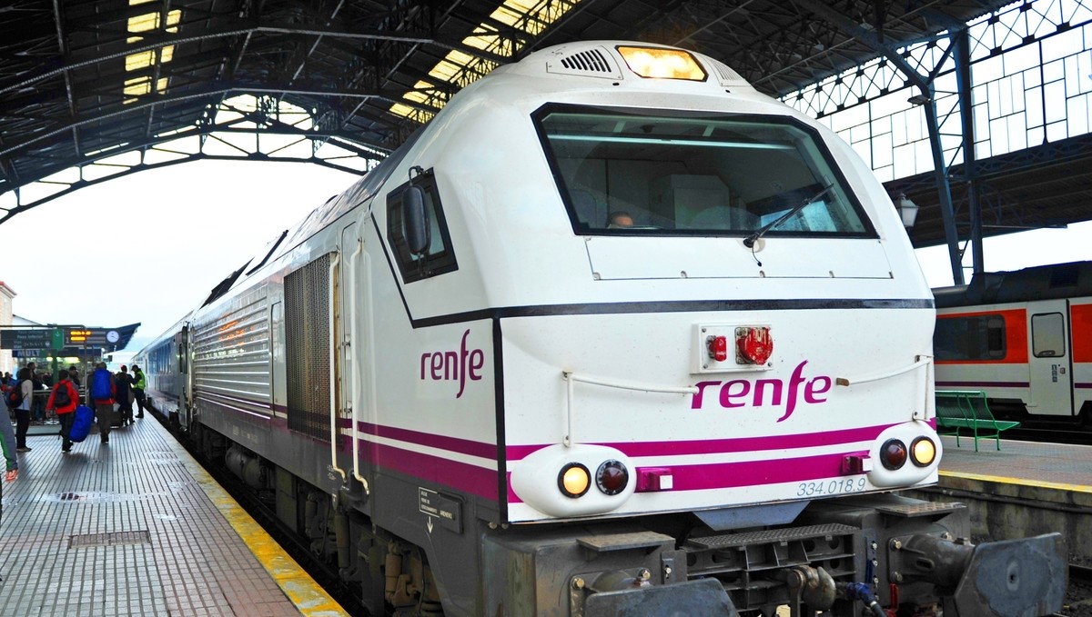 Seven trains boost Malaga Fuengirola line