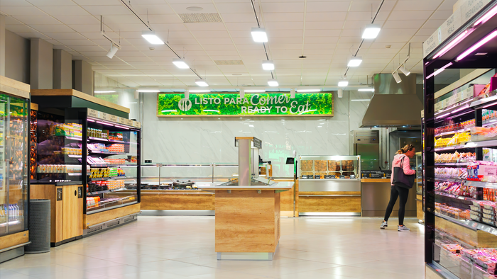 The ready to eat food section in a Spanish food section