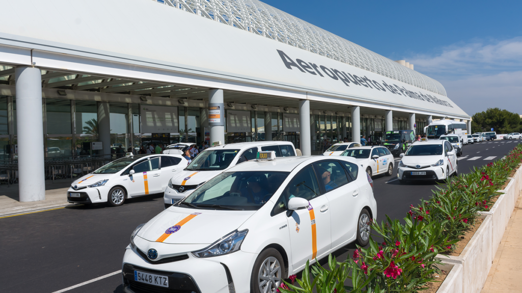 Brit pinned to the ground after punching two taxi drivers at Palma Airport