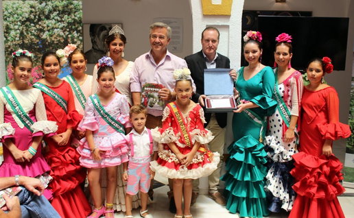 Children who hand out carnations to the tourists in Estepona.
