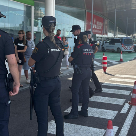 Spain will introduce border checks on people arriving from Italy by air and sea