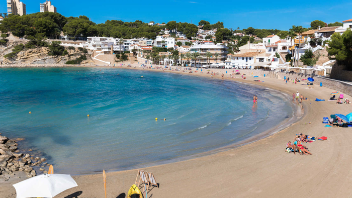 El Portet beach closed due to water contamination