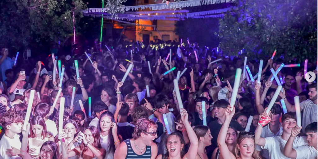 Pollença’s spectacular glow party lights up the Festes de la Patrona with neon, music and acrobatics