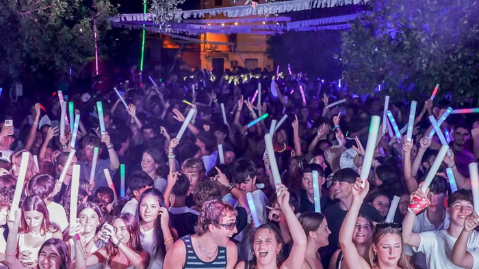 Pollença's spectacular Glow Party lights up the Festes de la Patrona with neon, music and acrobatics