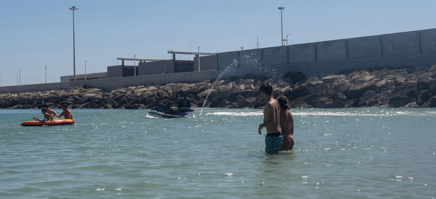 Children put at risk as jet ski tears through swimmers at popular Andalucian beach