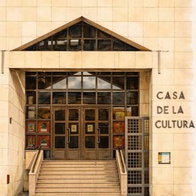 Villena exhibition celebrates artistic legacy and Moors and Christians costume designs.