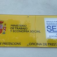SEPE sign outside a Spanish government office.