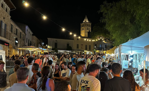 Popular night-time market returns to Sineu