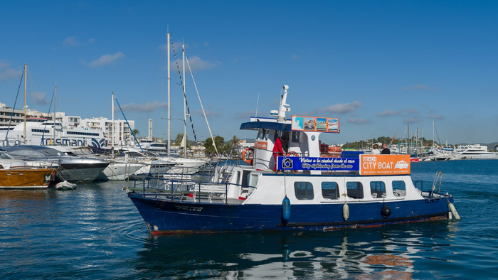 The proposed service would allow residents and visitors to travel across the Bay of Palma by boat