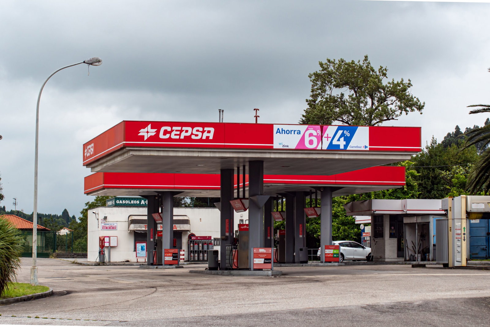 Man drives 140km across Spain without realising he left his 10-year-old at a petrol station