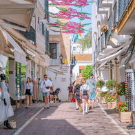 Shopping streets full in Marbella.