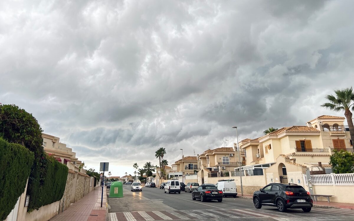 Spanien erwartet heftige Wochenendgewitter und kühlere Luftmassen strömen ...