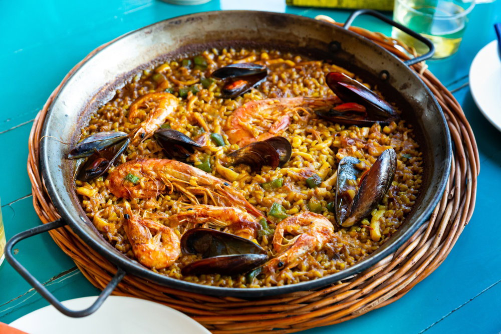 New Alicante food guide takes visitors from local tapas bars to traditional rice dishes