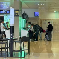 Using the EES machines at Girona Airport.