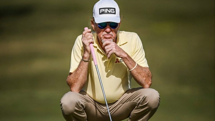 Jimenez eyeing the angle at Aloha.