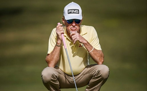 Jimenez eyeing the angle at Aloha.