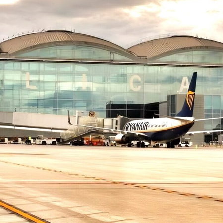 Ryanair dropping off passengers at Alicante airport.