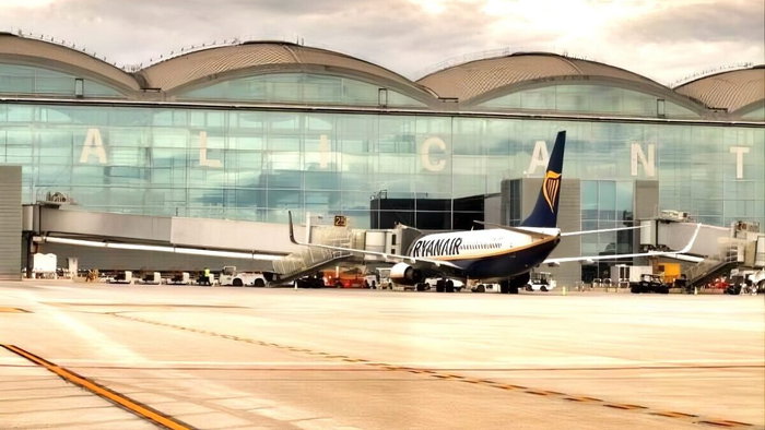 Ryanair dropping off passengers at Alicante airport.