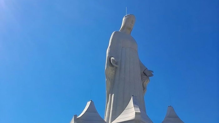 Virgin Mary statue unveiled in Poland.