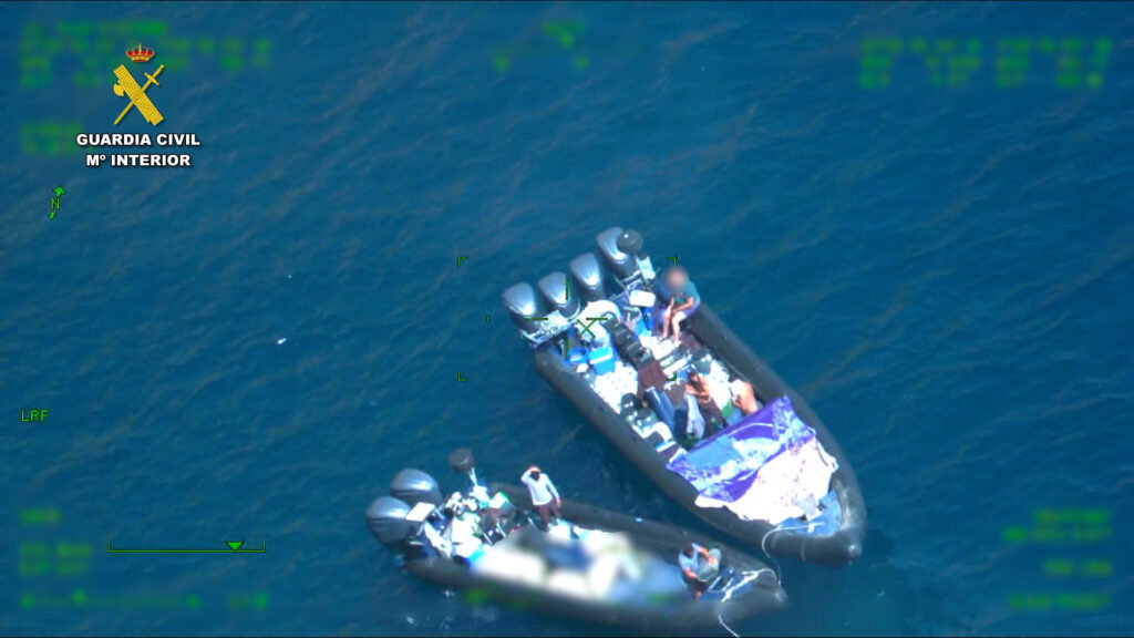 High-speed 'patera taxi' boats off Murcia shores
