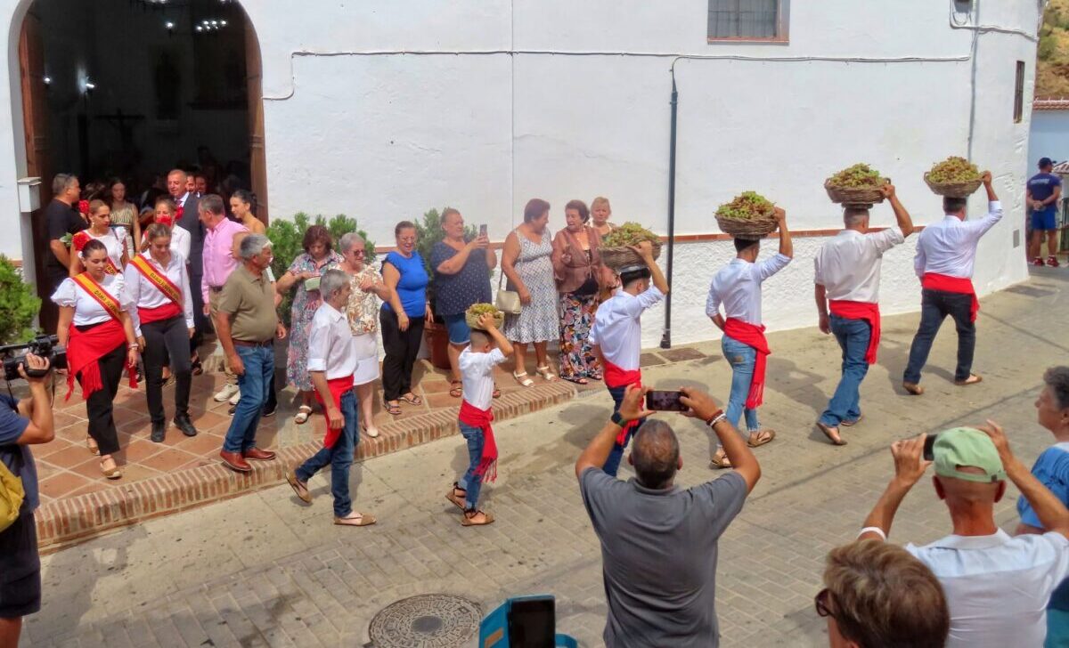 euroweeklynews.com - Adam Woodward - Moclinejo festival promises 2,000 litres of wine