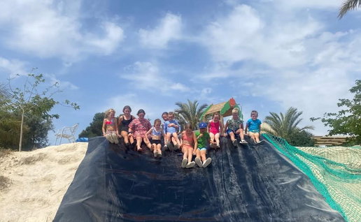 Ice Adventure Show raises funds for Orihuela Costa Beavers and Cubs.