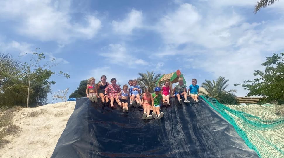 Ice Adventure Show raises funds for Orihuela Costa Beavers and Cubs