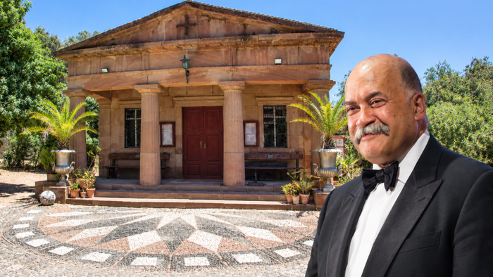 George Pienaar in conversation at English church in Malaga.